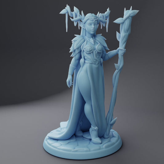 Elf Queen | Medium | 32mm | Queens | Twin Goddess Miniatures